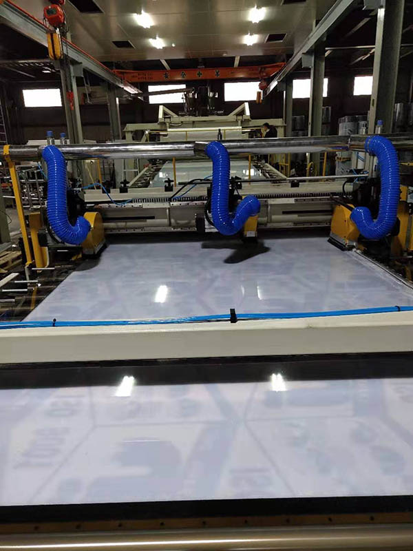 PC耐久板材挤出生产线