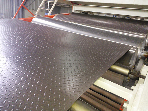 TPE TPO PVC地板脚垫挤出生产线10